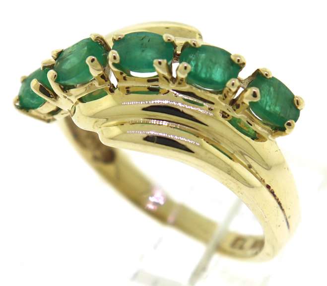Pretty Oval Emerald Bypass Ring