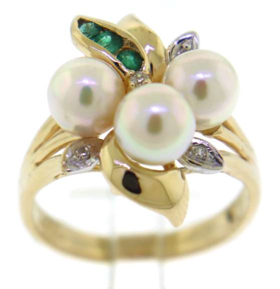 Excellent Triple Pearl w Diamond & Emerald Ring