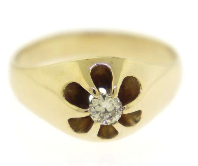 Playful 14kt YG Round Diamond Floral Cutout Ring