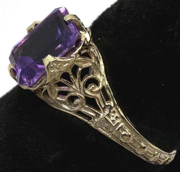 14KT Amethyst Vintage Ring
