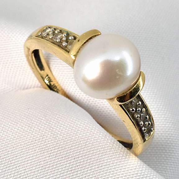 Stylish Freshwater Pearl Ring