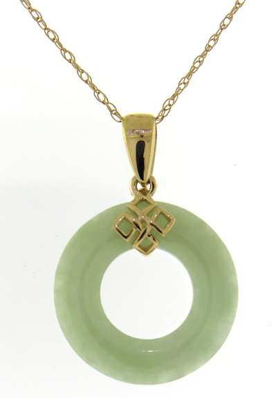 Jade Open Circle Necklace in 14kt