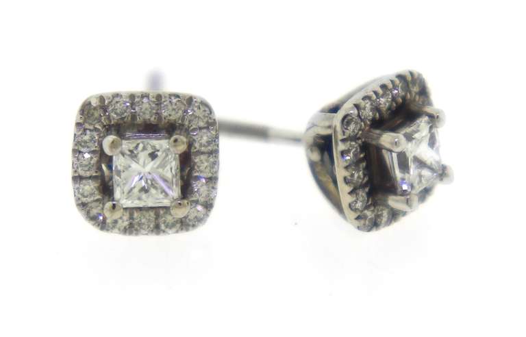 Elegant Vera Wang Diamond Stud w Sapp Stud