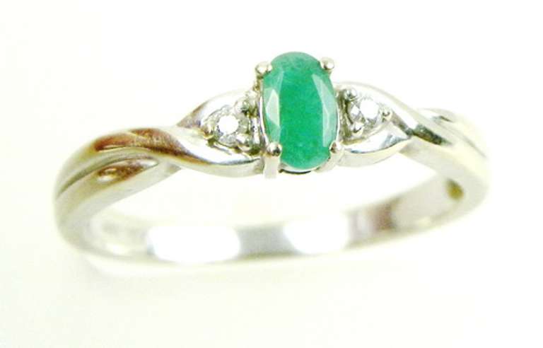 10K White Gold Emerald & Diamonds Ring, Size 7