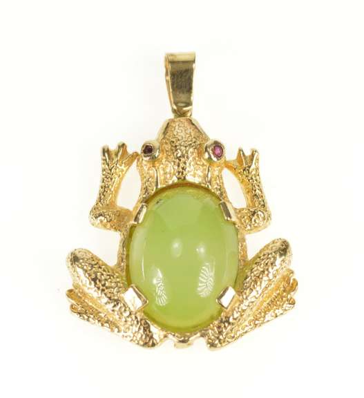 14K Yellow Gold Oval Jade Cabochon Frog Ruby Eye Accent Pendant