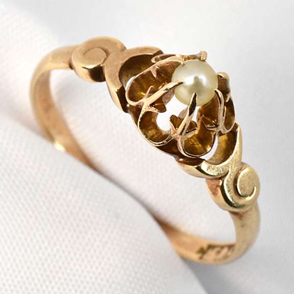 Sweet Antique Pearl Ring