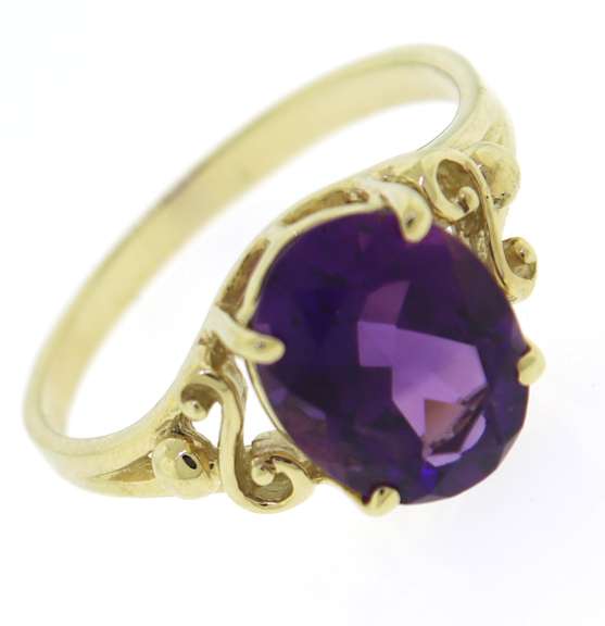 Sensational 14kt YG Oval Cut Amethyst Ring