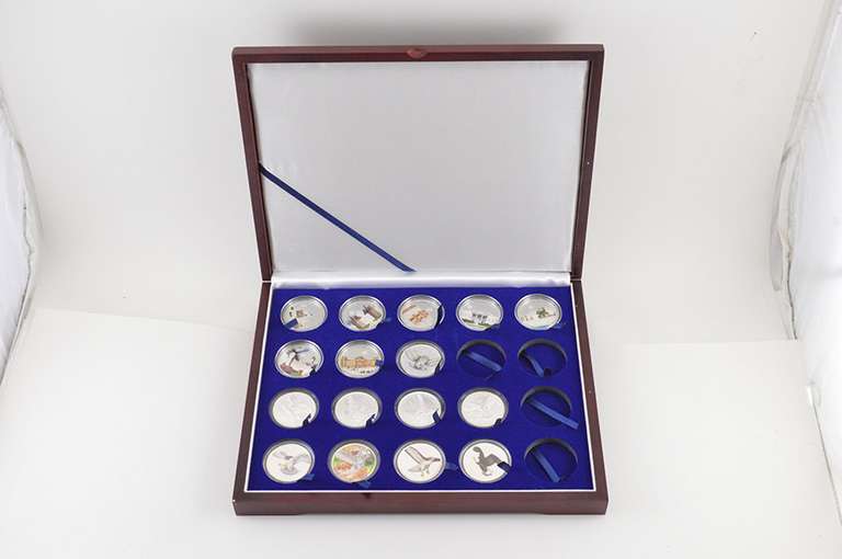 (7) 2016-2017 Palau $5 & (9) 2014-2015 Canada $5 Silver 16 Coin Set