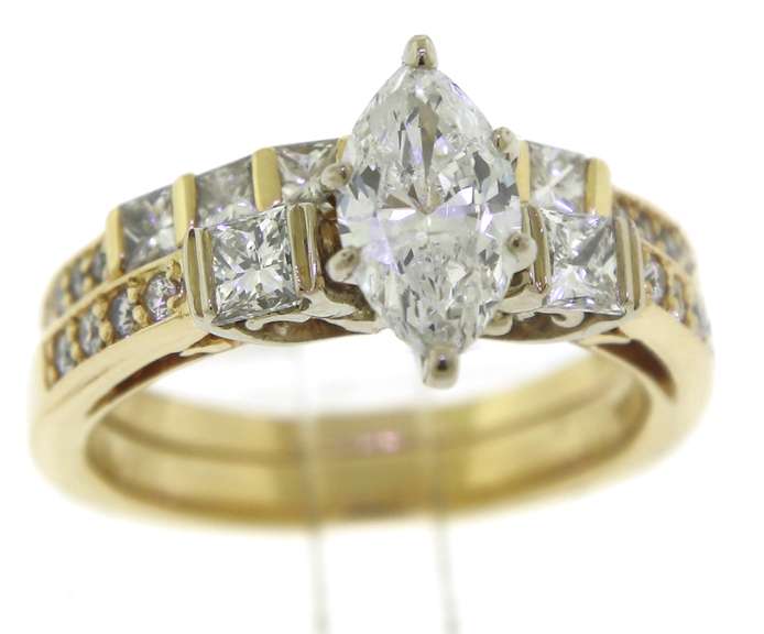 Dazzling 1.96cts Diamond Wedding Set