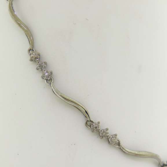 Beautiful White Gold Diamond Accent Link Bracelet