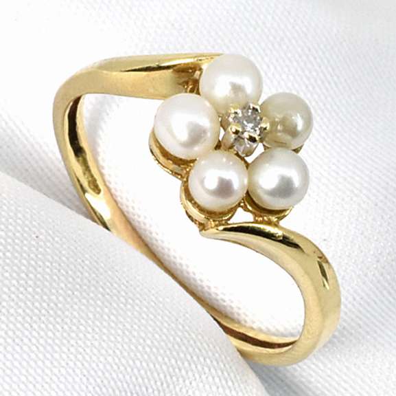 Dainty Pearl Cluster Ring