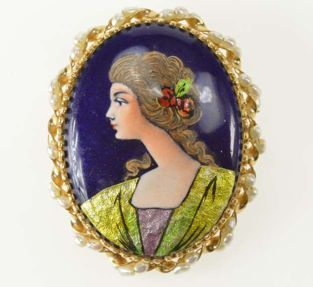 14K Yellow Gold French Ceramic Painted Lady Pearl Halo Pendant/Pin