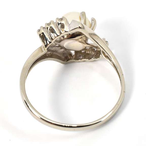 Pearl & Diamond White Gold Ring