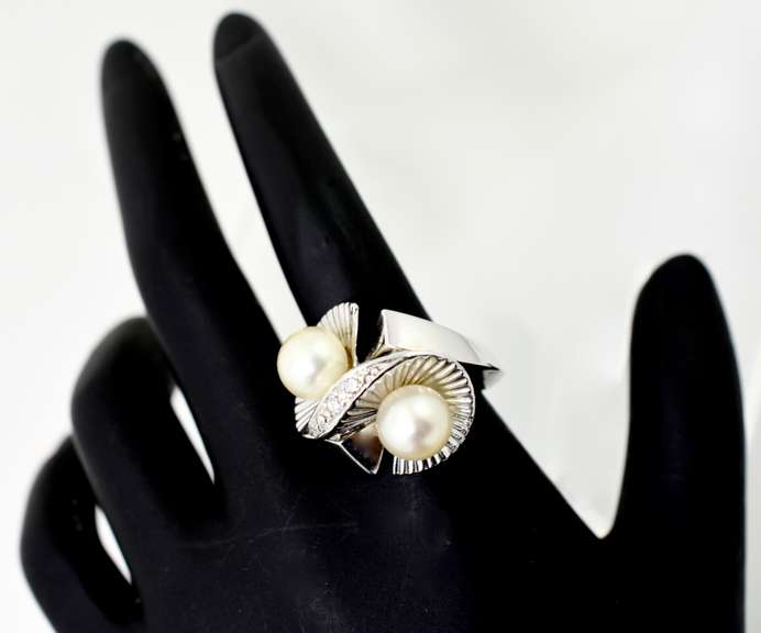 Captivating 14K White Gold Double Pearl Ring