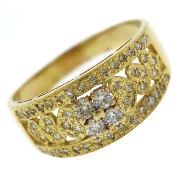 Beautiful 18kt YG Diamond Accent Milgrain Ring