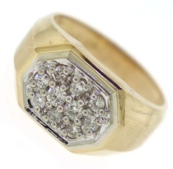 Gent's Yellow Gold Diamond Ring