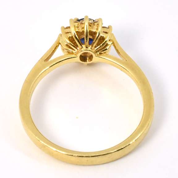 Classic Sapphire & Diamond Ring