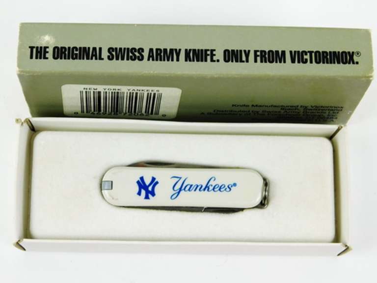 Vintage NY Yankees Swiss Army Mini Pocket Knife
