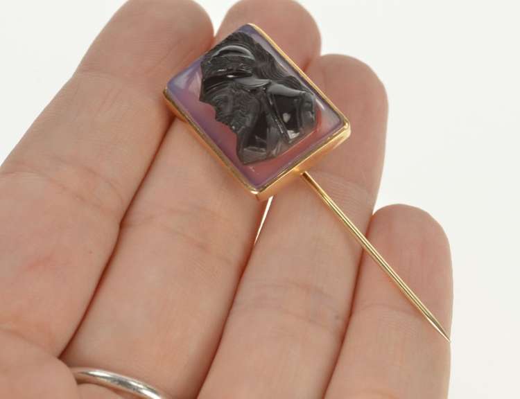 10K Yellow Gold Carved Onyx Soldier Cameo Squared Ornate Stick Pin