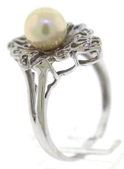 Gorgeous 14kt WG 7mm Pearl & Diamond Accent Ring