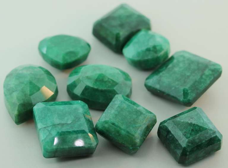 Huge 921.5ct 9 piece Emerald parcel