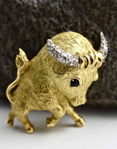 Humorous High End 18K Bull Brooch