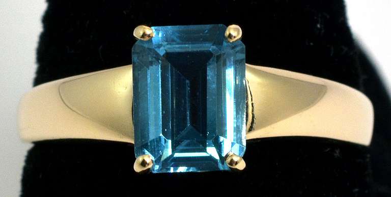 14KT Yellow Gold Blue Topaz Ring