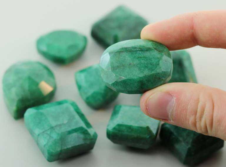 Huge 921.5ct 9 piece Emerald parcel