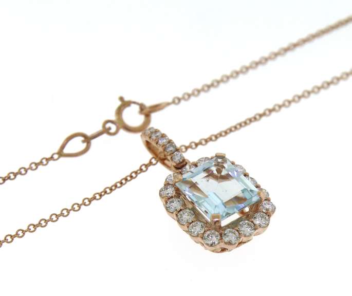 Sparkling 18kt Aquamarine & Diamond Necklace
