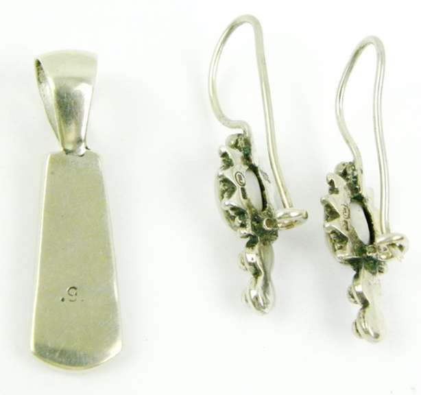 Sterling Silver Pendant & Pearl Earrings