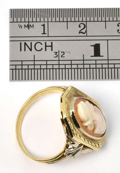 Beautiful Vintage Cameo Ring