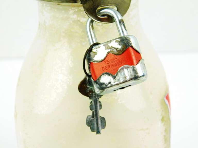 Vintage 1/2 Pint Glass Coin Bank w/Lock & Key