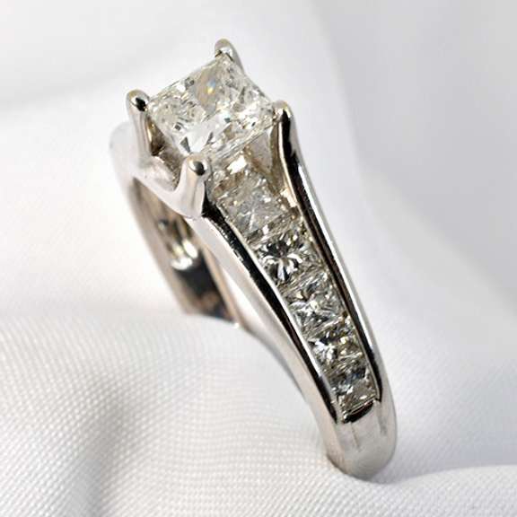 Gorgeous 1.75 TW Diamond Ring in 14K White Gold
