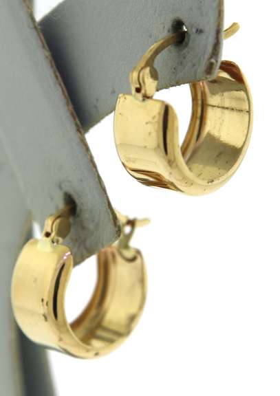 Simple 18kt Wide Huggie Earrings