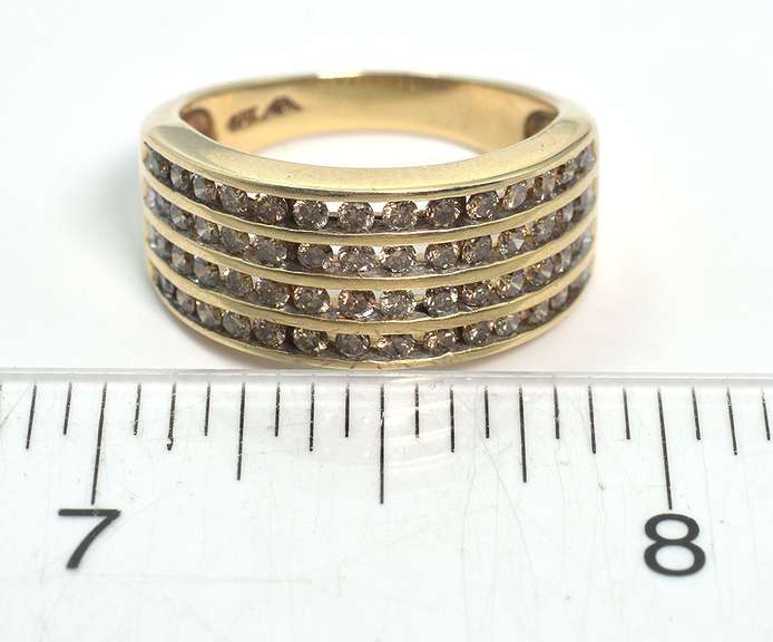 Glittering Diamond Band in Yellow Gold