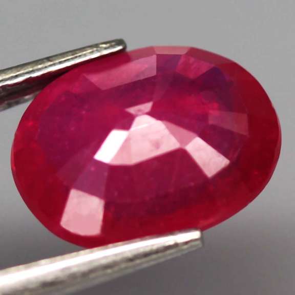 Stunning 3.04ct reddish pink Ruby