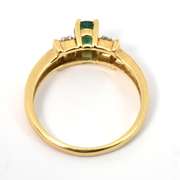 Traditional Oval Emerald Ring
