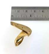 Sophisticated Set of 14kt Gold Pendant and Earrings