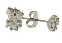 Simple 18kt Diamond Flower Stud Earrings