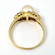 Elegant Pearl and Diamond Ring