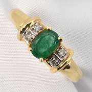 Traditional Oval Emerald Ring