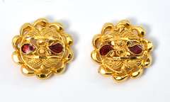 High Karet Stud Earrings