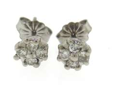 Simple 18kt Diamond Flower Stud Earrings
