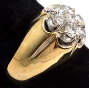 Eye-Catching Diamond Cluster Ring in Yellow Gold