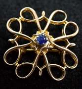 Vintage Yellow Gold Pin with Sapphire