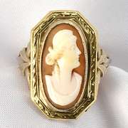 Beautiful Vintage Cameo Ring