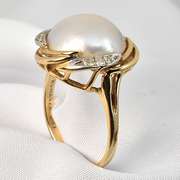Lustrous Mobe Pearl Ring