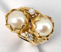 Great Floral Motif Pearl & Diamond Ring