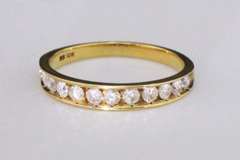 Gleaming Diamond Band in 10k