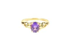 14K Yellow Gold Ornate Oval Amethyst Scalloped Detail Ring